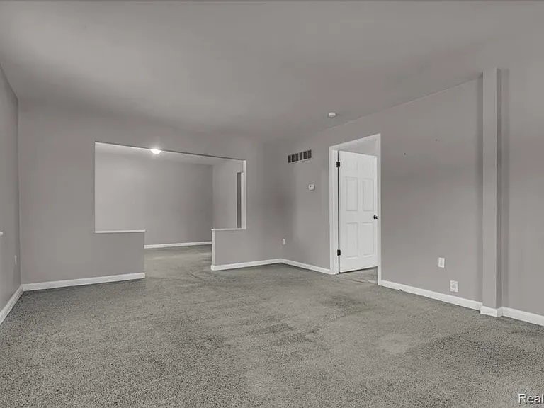 8268 Hudson Ave — Photo 3