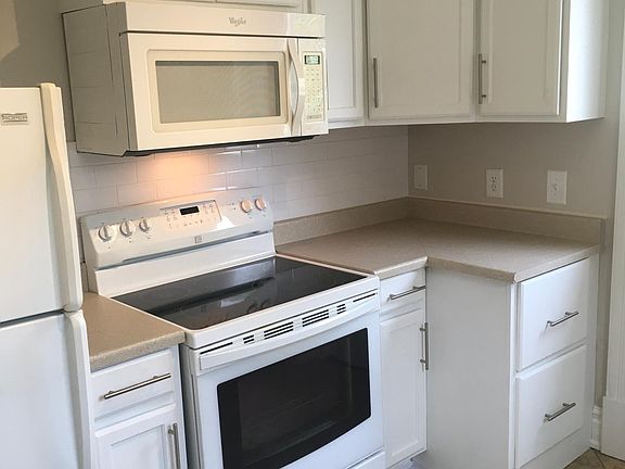 2nd image of 3912 Forest Ave #2