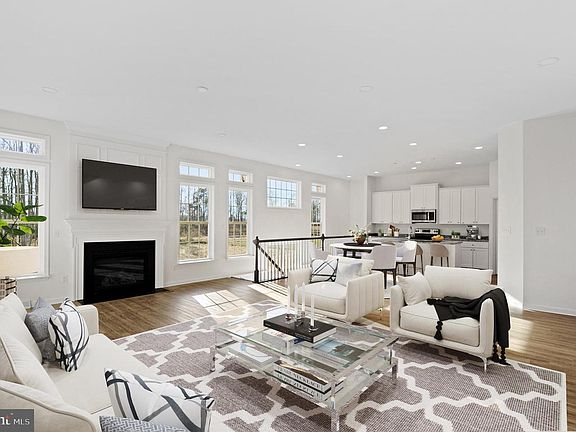 3rd image of 296 Robbins Rd