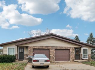 105-107 W Garfield St, Mount Horeb, WI 53572