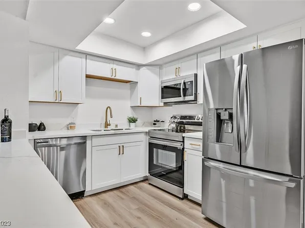 901 Boulder Springs Dr Unit 202, Las Vegas, NV 89128