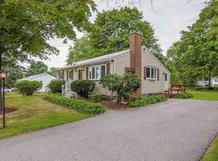 14 Ellington Rd, Tewksbury, MA 01876