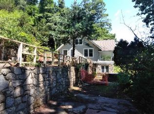79 Tanglewylde Rd, Lake Peekskill, NY 10537