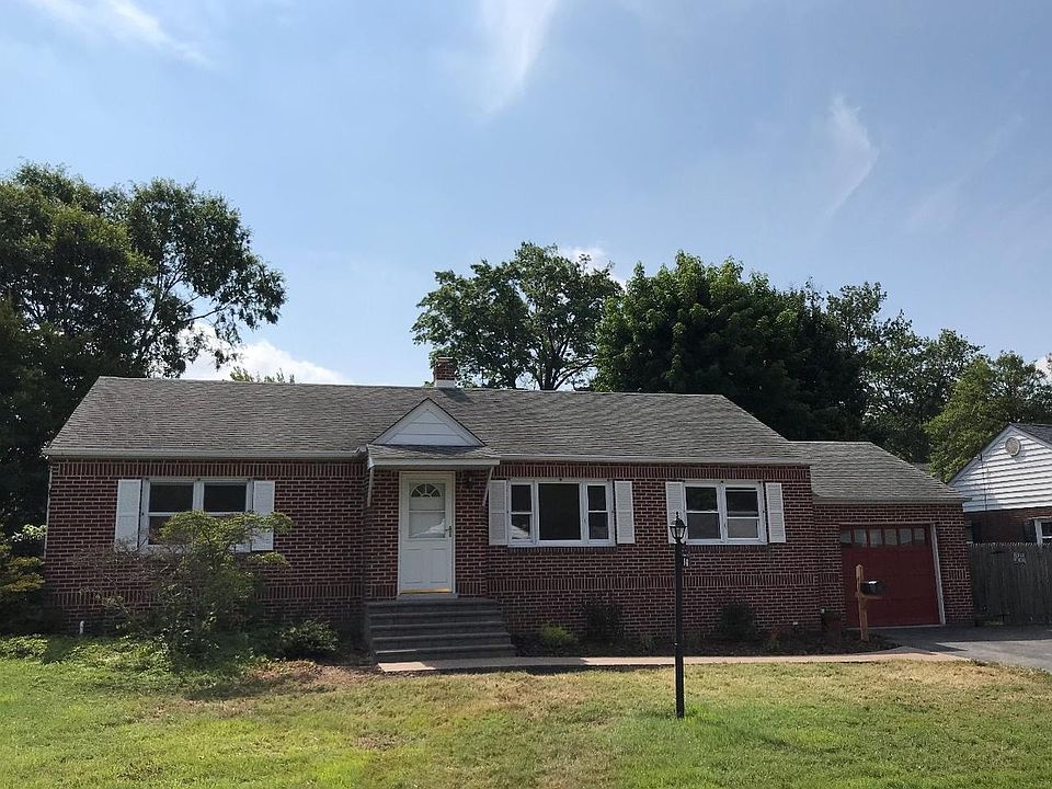 1st image of 14 Imperial Dr
