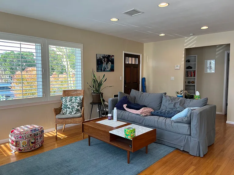 4415 Swift Ave — Photo 1