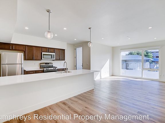 2nd image of 7425 Olivetas Ave