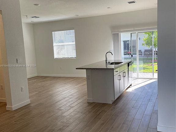 5th image of 753 SE 17th St #7533