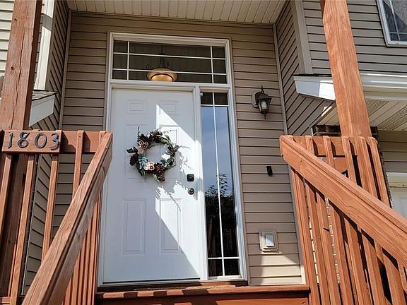 2nd image of 1803 Goose Lake Cir