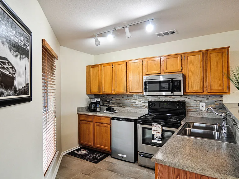 Residences at Bear Creek — Photo 29