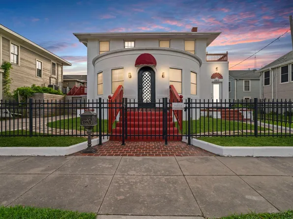 1919 Rosenberg St, Galveston, TX 77550