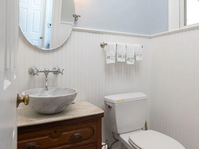 2262 Ion Ave — Photo 22