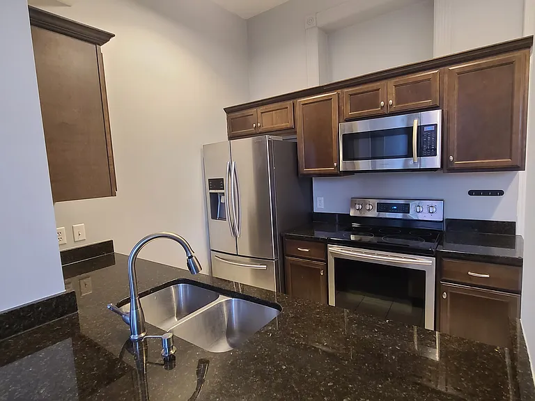 112 W Washington Blvd #324 — Photo 9