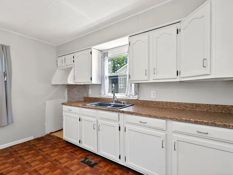 45 Robert St — Photo 7