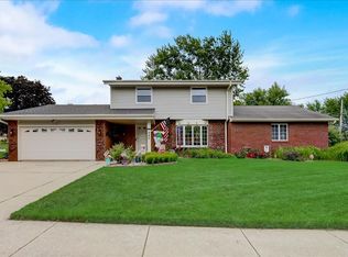 240 Evergreen Ct, Burlington, WI 53105