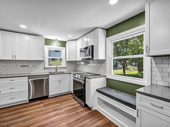 4th image of 1412 Henning Dr