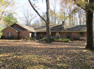 470 Dogwood Lake Dr, Vicksburg, MS 39183