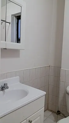 Rented by Signature Property Realty | media 35