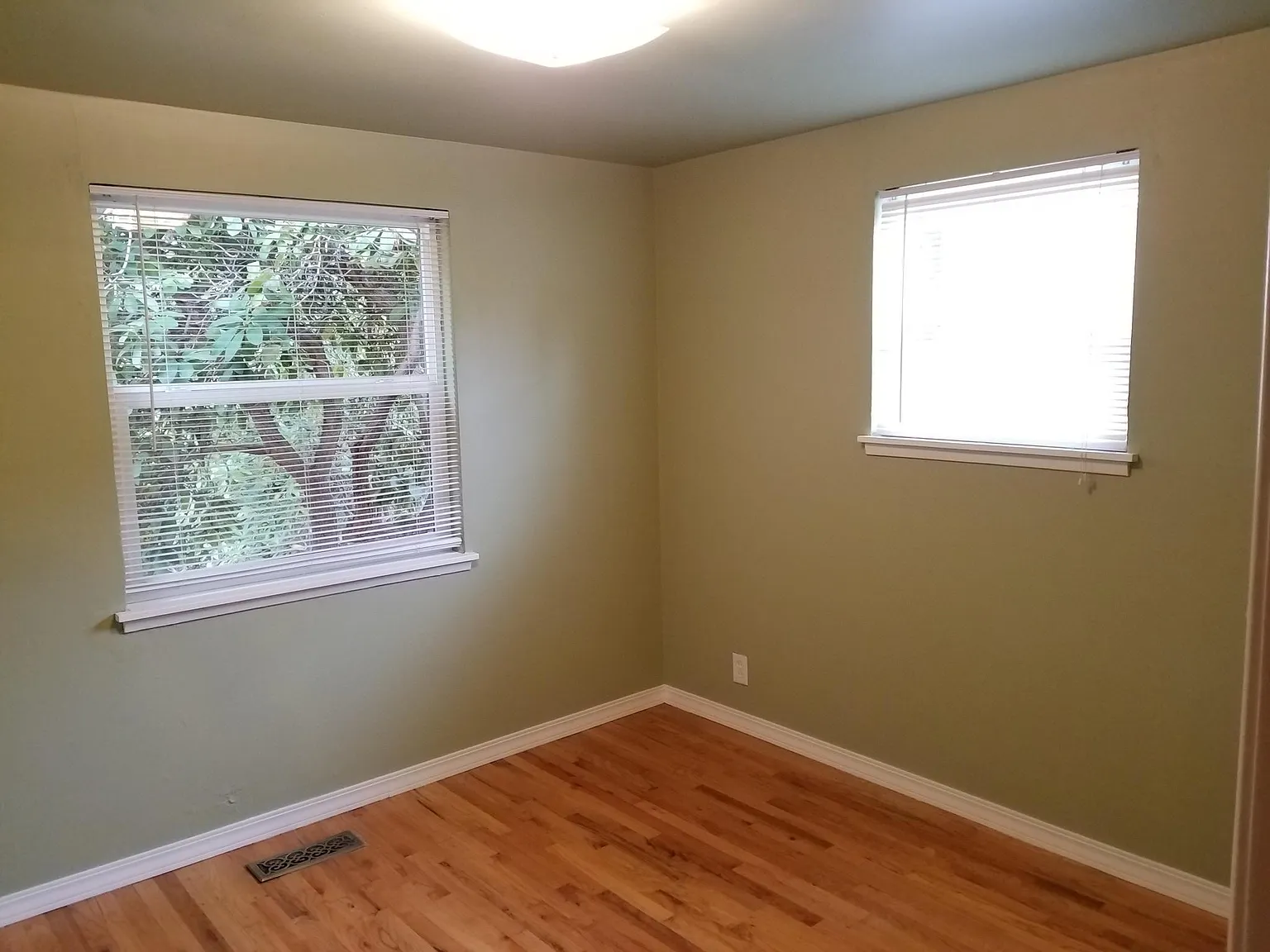 4 bed, 1800 sqft, $3,980 — Photo 4