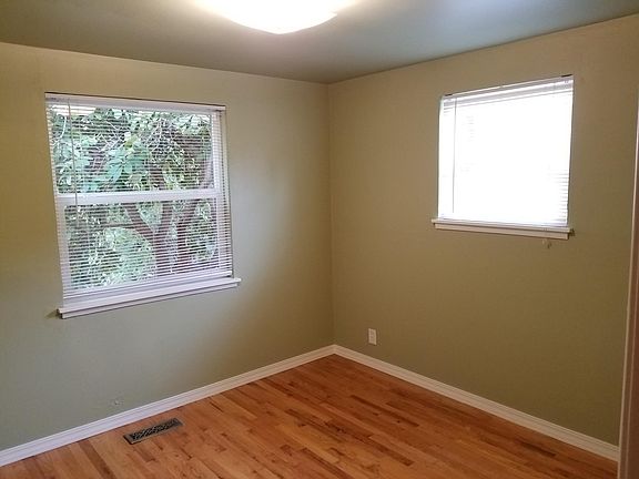 4th image of 3844 NE 86th St