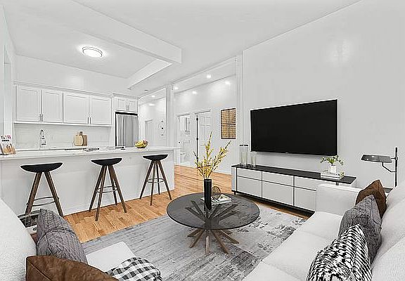 2nd image of 160 Waverly Pl #40