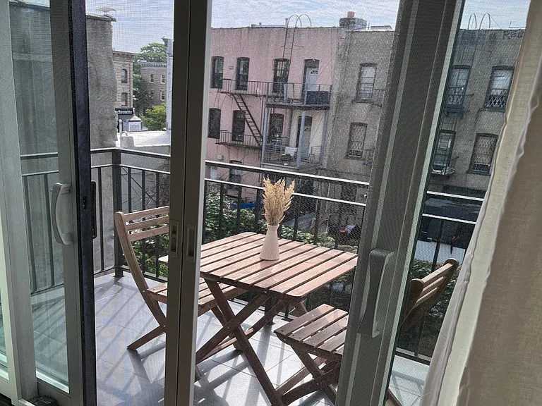 1390 Putnam Ave #4R — Photo 2