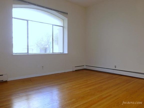 2nd image of 2335 Pacific Ave APT 103