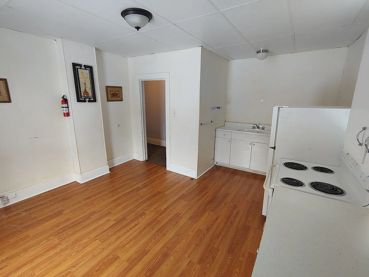 Building Photo - 840 Perry St #B
