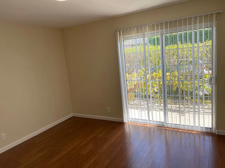 399 Ellwood Beach Dr — Photo 14