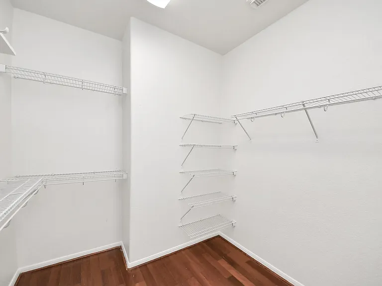 2412 Appian Way — Photo 33