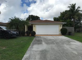 527 SE Cliff Rd, Port Saint Lucie, FL 34984