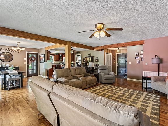 5th image of 154 Cottonwood Dr