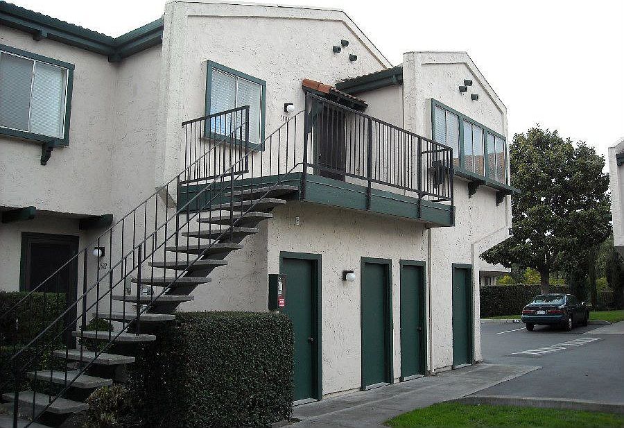 1st image of 1031 Clyde Ave APT 1504