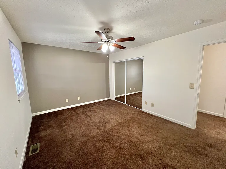 Mayfair Apartments — Photo 34