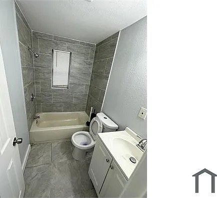 917 W 30th St — Photo 25