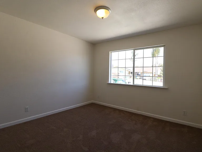 413 N Burton St — Photo 7