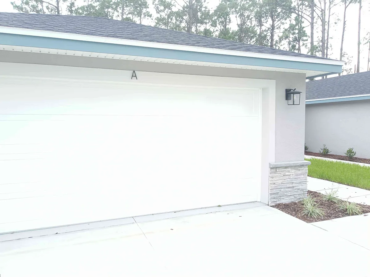 Building Photo - 96 Rickenbacker Dr