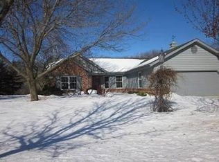855 Rae Dr, Hartland, WI 53029