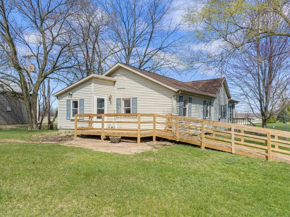 8763 E Backwater Rd, North Webster, IN 46555