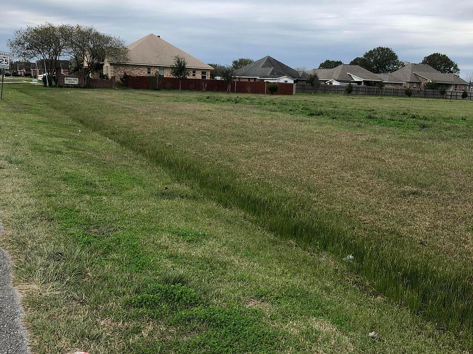 1st image of 300 Blk N Domingue Ave