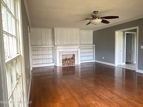 4th image of 460 W Northside Dr