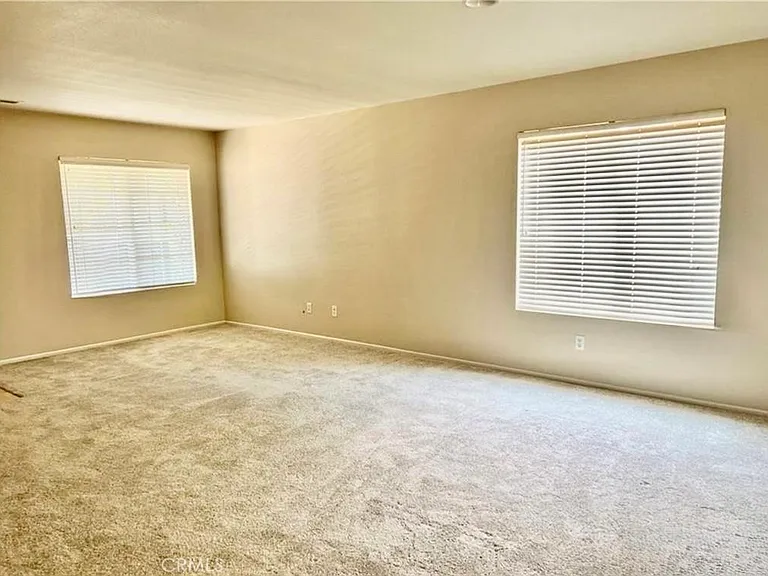 32040 Poppy Way — Photo 4