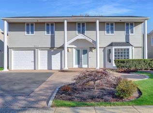 3323 Seawane Dr, Merrick, NY 11566
