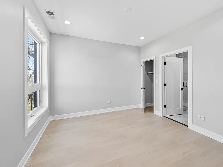W Adams St — Photo 20