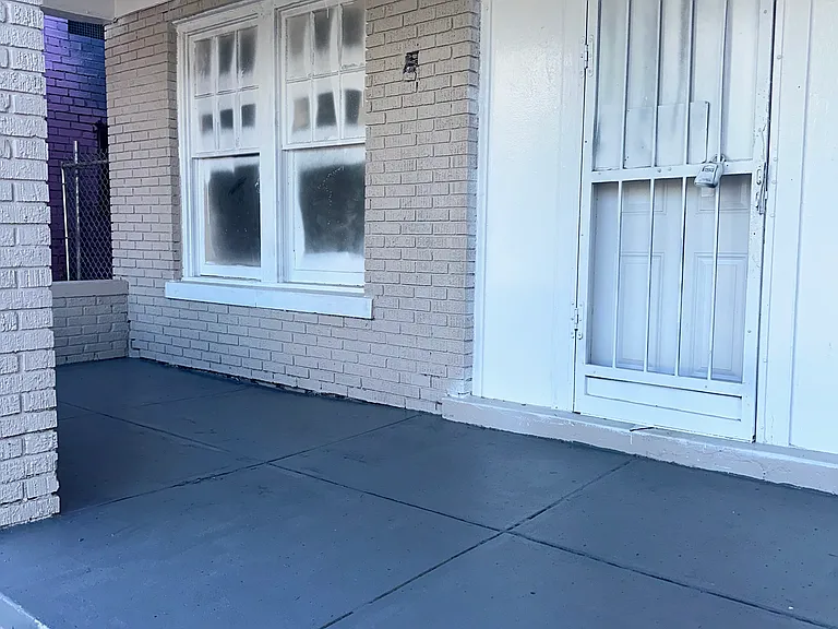 1253 Thomas St — Photo 3