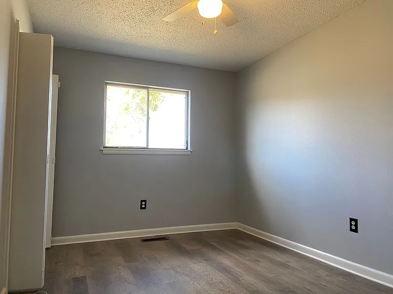 406 Harper Ln — Photo 19