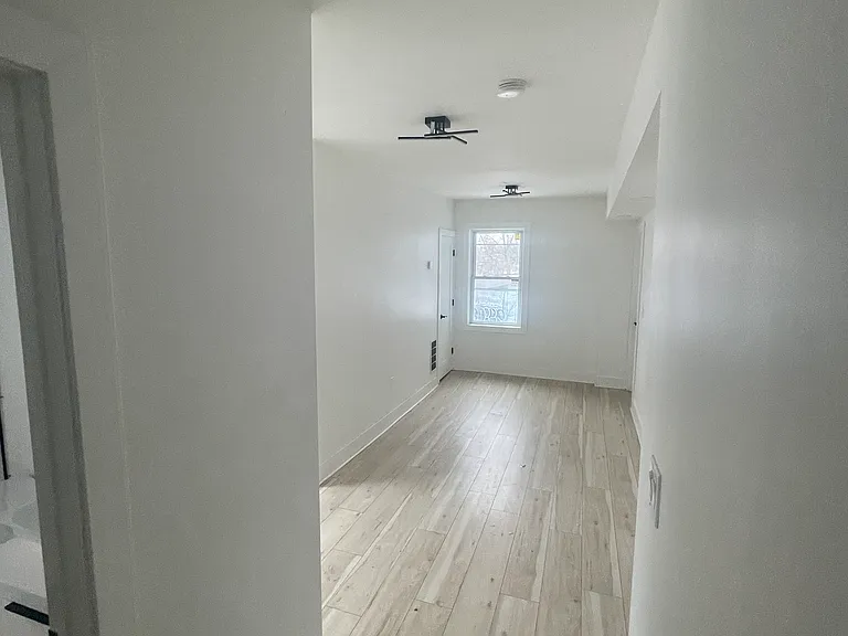 2385 Washington St #4 — Photo 8