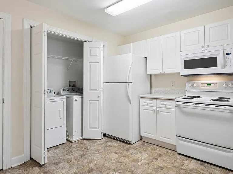 929 Morreene Rd #C31 — Photo 5
