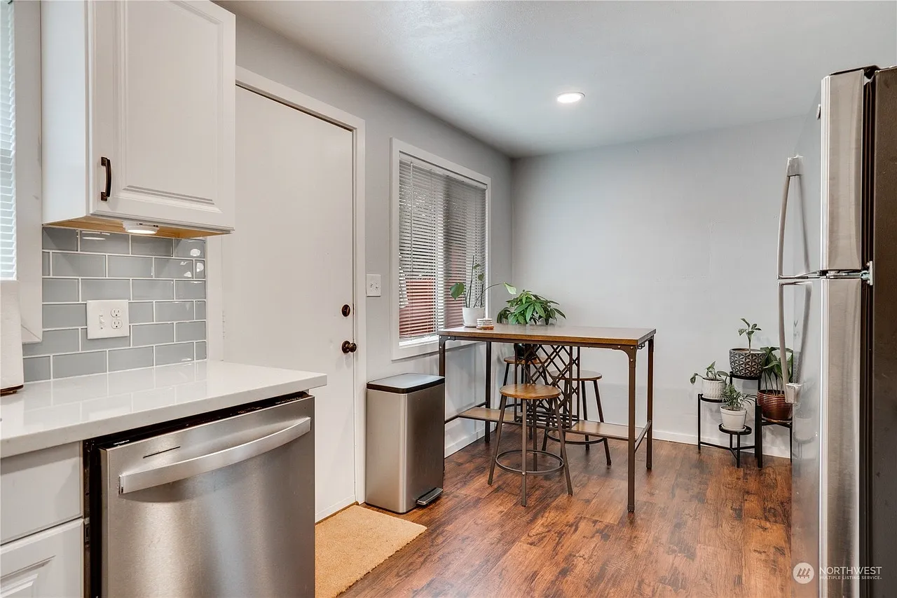 1 bed, 910 sqft, $1,530 — Photo 3