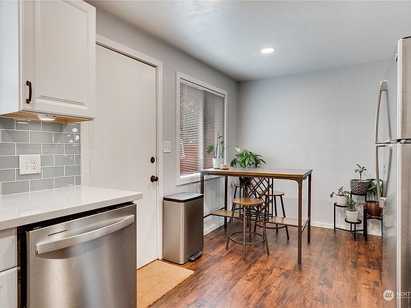 3rd image of 3320 S M St #3320