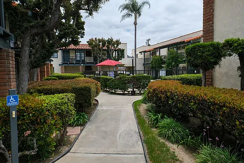 Tustin Villas Photo 1